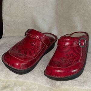 Algeria Leather Clogs